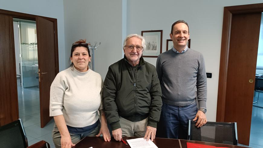 Rossella Di Donna (AIAS sez. Alessandria), Renato Peola(Il Sole Dentro) e Guido Lingua (direttore del DISIT UPO)