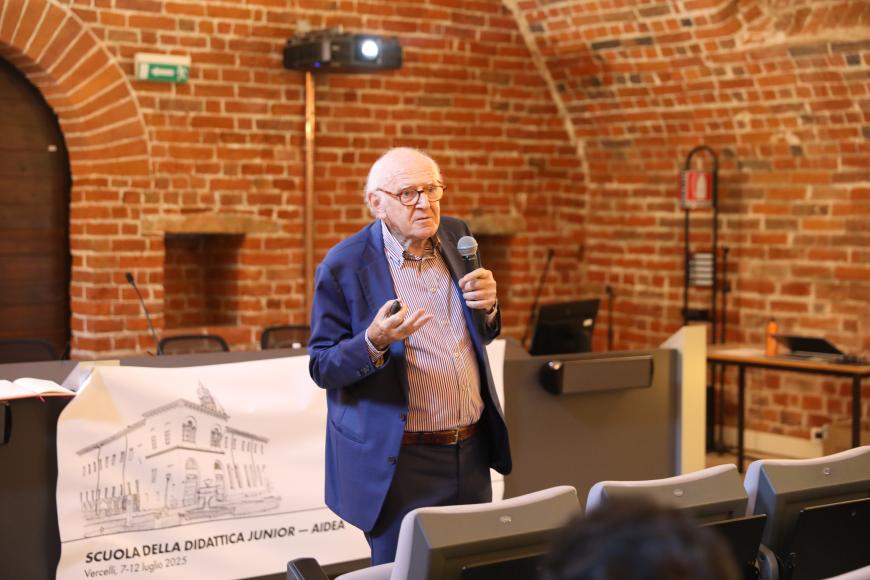 Il professor Giorgio Donna durante il suo intervento alla SDJ