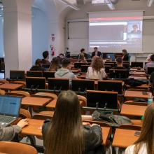 Da sin, in cattedra: Bianca Gardella Tedeschi, Massimiliano Malvicini e Paola Aurucci