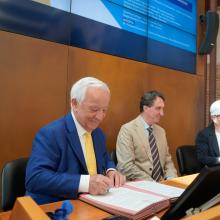 La firma della convenzione