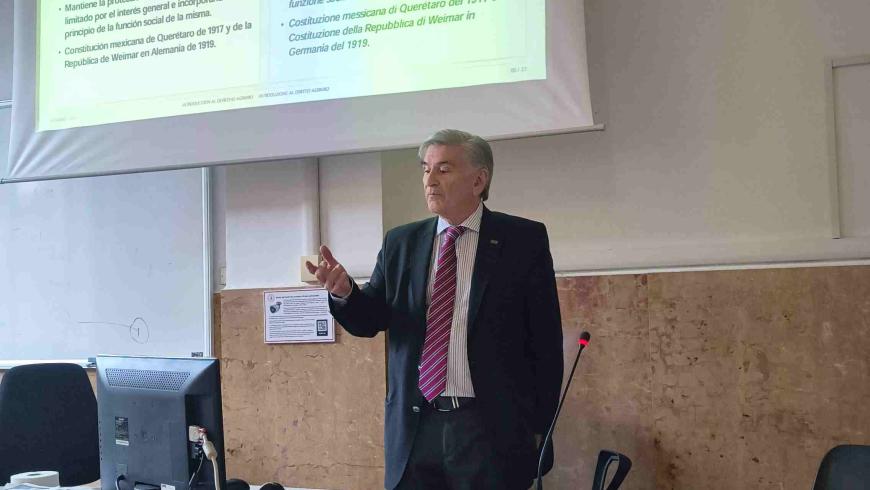 Luis Facciano durante il suo intervento